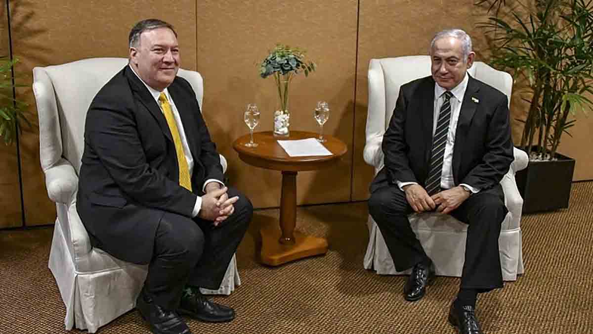 Pompeo i Netanjahu siedzą przy okrągłym stoliku