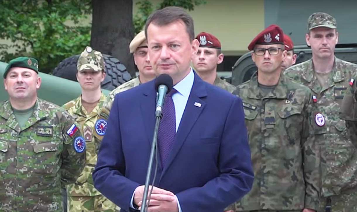 Mariusz Błaszczak, minister obrony narodowej podczas inauguracji dyżuru Dowództwa Operacji Unii Europejskiej państw Grupy V4 i Grupy Bojowej Unii Europejskiej