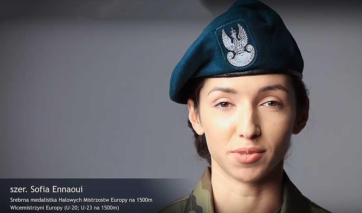 Kadr ze spotu akcji "Zostań Żołnierzem" Sofia Ennaoui" wicemistrzyni europy w biegach przełajowych