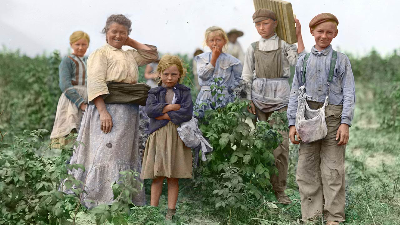 Polska rodzina pani Bissie pracująca na farmie w okolicy Baltimore w 1909, zdjęcie ręcznie kolorowane